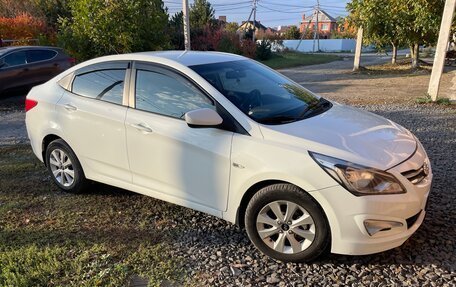 Hyundai Solaris II рестайлинг, 2015 год, 750 000 рублей, 2 фотография