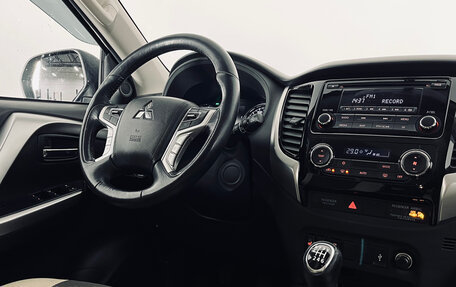 Mitsubishi Pajero Sport III рестайлинг, 2019 год, 2 990 000 рублей, 13 фотография