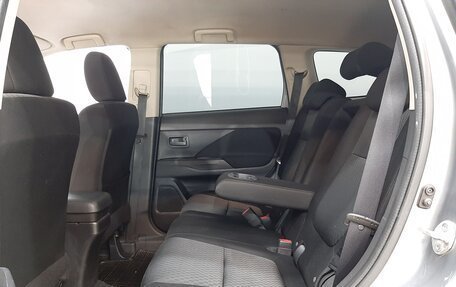 Mitsubishi Outlander III рестайлинг 3, 2013 год, 1 170 000 рублей, 12 фотография