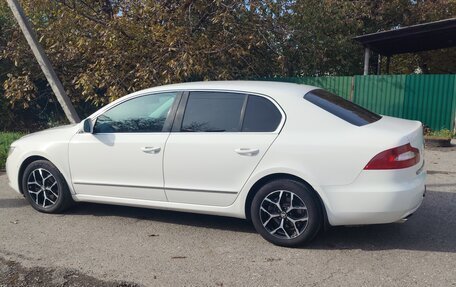 Skoda Superb III рестайлинг, 2012 год, 1 280 000 рублей, 2 фотография