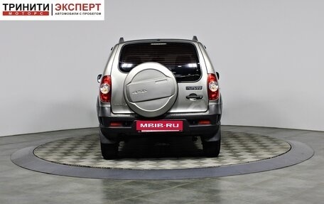 Chevrolet Niva I рестайлинг, 2015 год, 747 000 рублей, 6 фотография