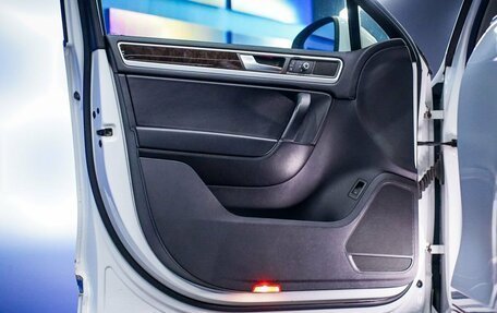 Volkswagen Touareg III, 2012 год, 2 375 000 рублей, 15 фотография