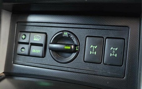 Toyota Land Cruiser Prado 150 рестайлинг 2, 2011 год, 2 779 000 рублей, 24 фотография