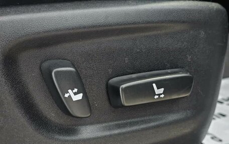 Toyota Land Cruiser Prado 150 рестайлинг 2, 2011 год, 2 779 000 рублей, 20 фотография