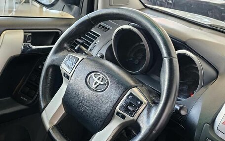 Toyota Land Cruiser Prado 150 рестайлинг 2, 2011 год, 2 779 000 рублей, 26 фотография