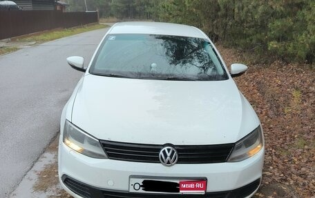 Volkswagen Jetta VI, 2013 год, 700 000 рублей, 1 фотография