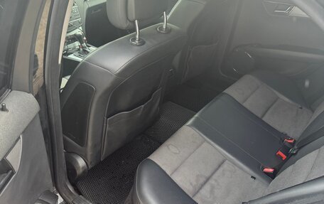 Mercedes-Benz C-Класс, 2009 год, 1 350 000 рублей, 10 фотография