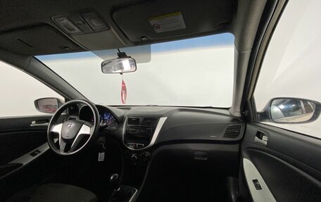 Hyundai Solaris II рестайлинг, 2011 год, 599 000 рублей, 13 фотография