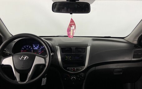 Hyundai Solaris II рестайлинг, 2011 год, 599 000 рублей, 12 фотография