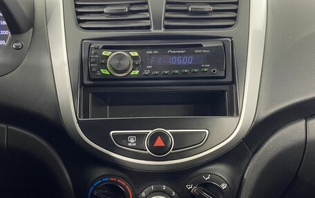 Hyundai Solaris II рестайлинг, 2011 год, 599 000 рублей, 19 фотография