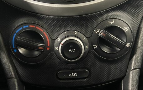 Hyundai Solaris II рестайлинг, 2011 год, 599 000 рублей, 18 фотография