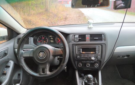 Volkswagen Jetta VI, 2013 год, 700 000 рублей, 4 фотография