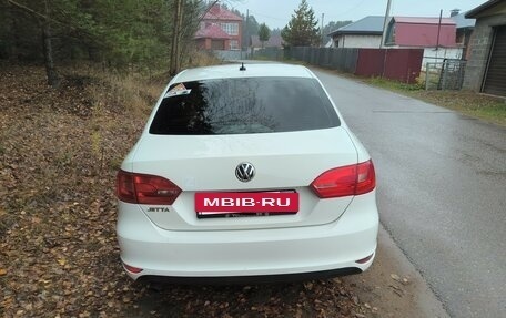 Volkswagen Jetta VI, 2013 год, 700 000 рублей, 2 фотография