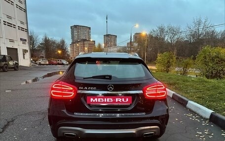 Mercedes-Benz GLA, 2015 год, 2 500 000 рублей, 18 фотография