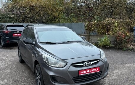 Hyundai Solaris II рестайлинг, 2013 год, 595 000 рублей, 1 фотография
