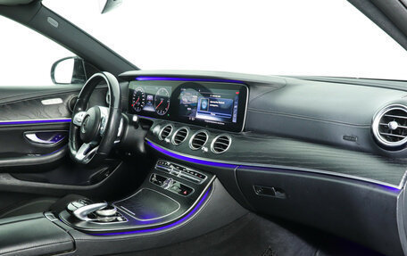 Mercedes-Benz E-Класс, 2019 год, 3 540 000 рублей, 9 фотография