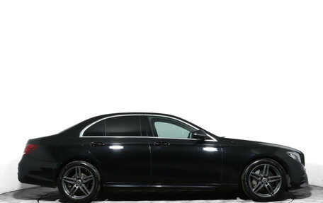 Mercedes-Benz E-Класс, 2019 год, 3 540 000 рублей, 4 фотография