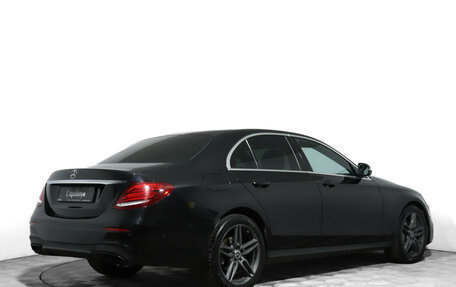 Mercedes-Benz E-Класс, 2019 год, 3 540 000 рублей, 5 фотография