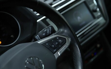 Volkswagen Tiguan II, 2021 год, 2 650 000 рублей, 18 фотография