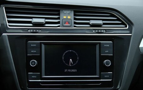 Volkswagen Tiguan II, 2021 год, 2 650 000 рублей, 19 фотография