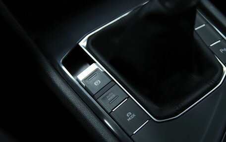 Volkswagen Tiguan II, 2021 год, 2 650 000 рублей, 22 фотография