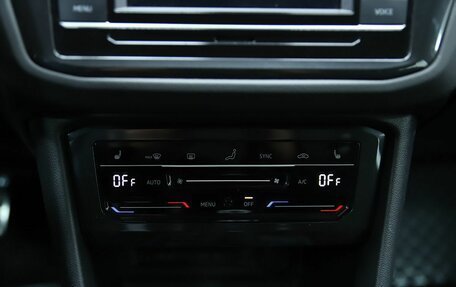 Volkswagen Tiguan II, 2021 год, 2 650 000 рублей, 20 фотография