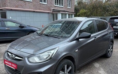 Hyundai Solaris II рестайлинг, 2013 год, 595 000 рублей, 2 фотография