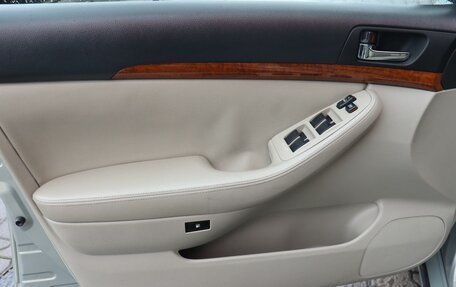 Toyota Avensis III рестайлинг, 2006 год, 999 000 рублей, 13 фотография