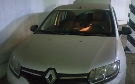 Renault Logan II, 2016 год, 800 000 рублей, 4 фотография