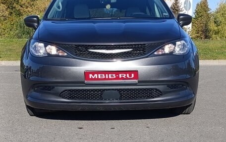 Chrysler Voyager, 2021 год, 3 300 000 рублей, 1 фотография