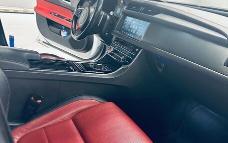 Jaguar XF II, 2020 год, 3 000 000 рублей, 20 фотография