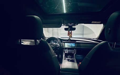 Jaguar XF II, 2020 год, 3 000 000 рублей, 19 фотография