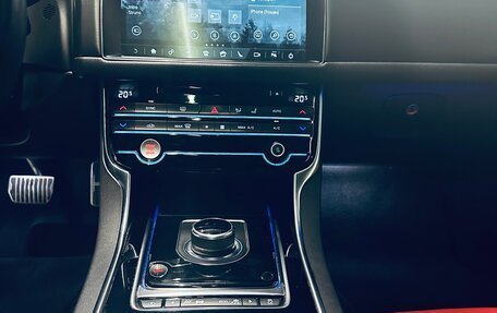 Jaguar XF II, 2020 год, 3 000 000 рублей, 23 фотография