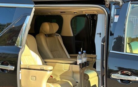 Toyota Alphard III, 2021 год, 5 300 000 рублей, 4 фотография