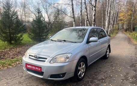 Toyota Corolla, 2004 год, 525 000 рублей, 1 фотография