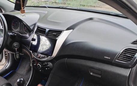 Hyundai Solaris II рестайлинг, 2014 год, 520 000 рублей, 8 фотография