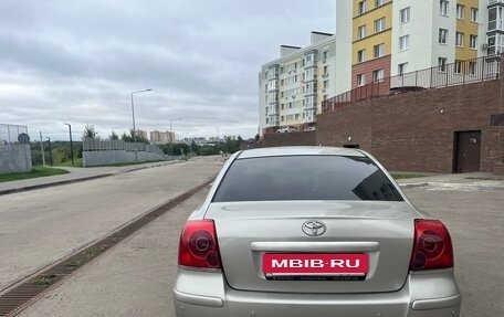 Toyota Avensis III рестайлинг, 2005 год, 630 000 рублей, 4 фотография