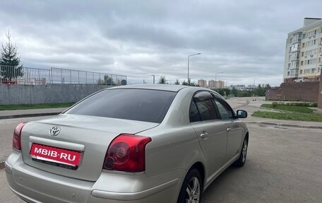 Toyota Avensis III рестайлинг, 2005 год, 630 000 рублей, 3 фотография