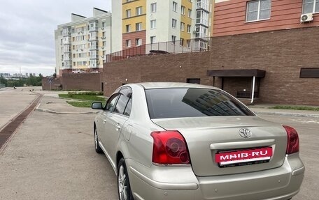 Toyota Avensis III рестайлинг, 2005 год, 630 000 рублей, 5 фотография