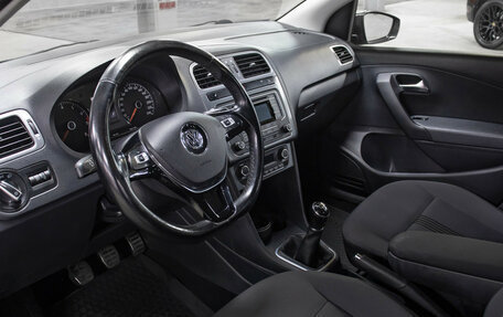 Volkswagen Polo VI (EU Market), 2016 год, 998 000 рублей, 16 фотография