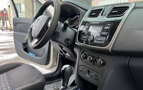 Renault Logan II, 2016 год, 420 000 рублей, 4 фотография