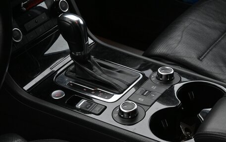 Volkswagen Touareg III, 2013 год, 1 750 000 рублей, 15 фотография