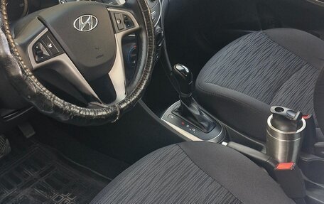 Hyundai Solaris II рестайлинг, 2015 год, 1 100 000 рублей, 5 фотография