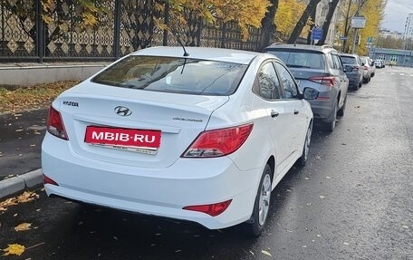 Hyundai Solaris II рестайлинг, 2015 год, 1 100 000 рублей, 3 фотография