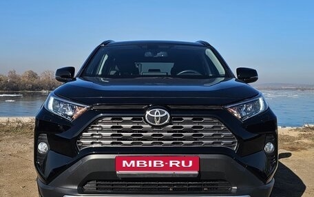 Toyota RAV4, 2021 год, 3 550 000 рублей, 2 фотография