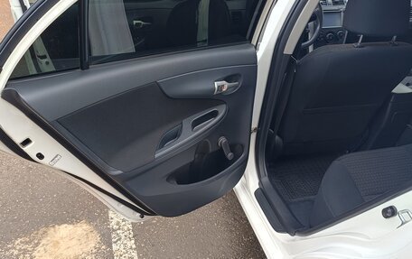 Toyota Corolla, 2011 год, 1 000 000 рублей, 12 фотография