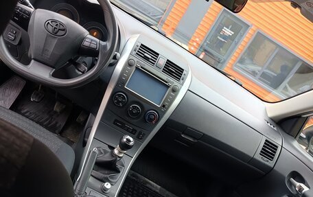 Toyota Corolla, 2011 год, 1 000 000 рублей, 18 фотография