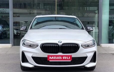 BMW 1 серия, 2022 год, 1 860 000 рублей, 2 фотография
