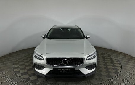 Volvo V60 Cross Country II, 2021 год, 3 900 000 рублей, 2 фотография