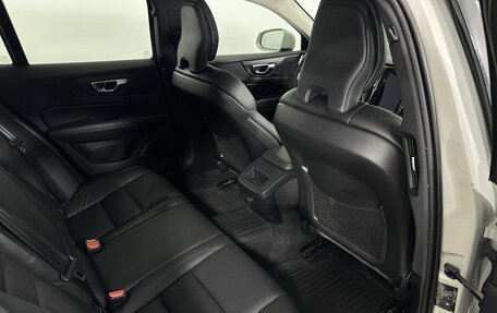 Volvo V60 Cross Country II, 2021 год, 3 900 000 рублей, 16 фотография